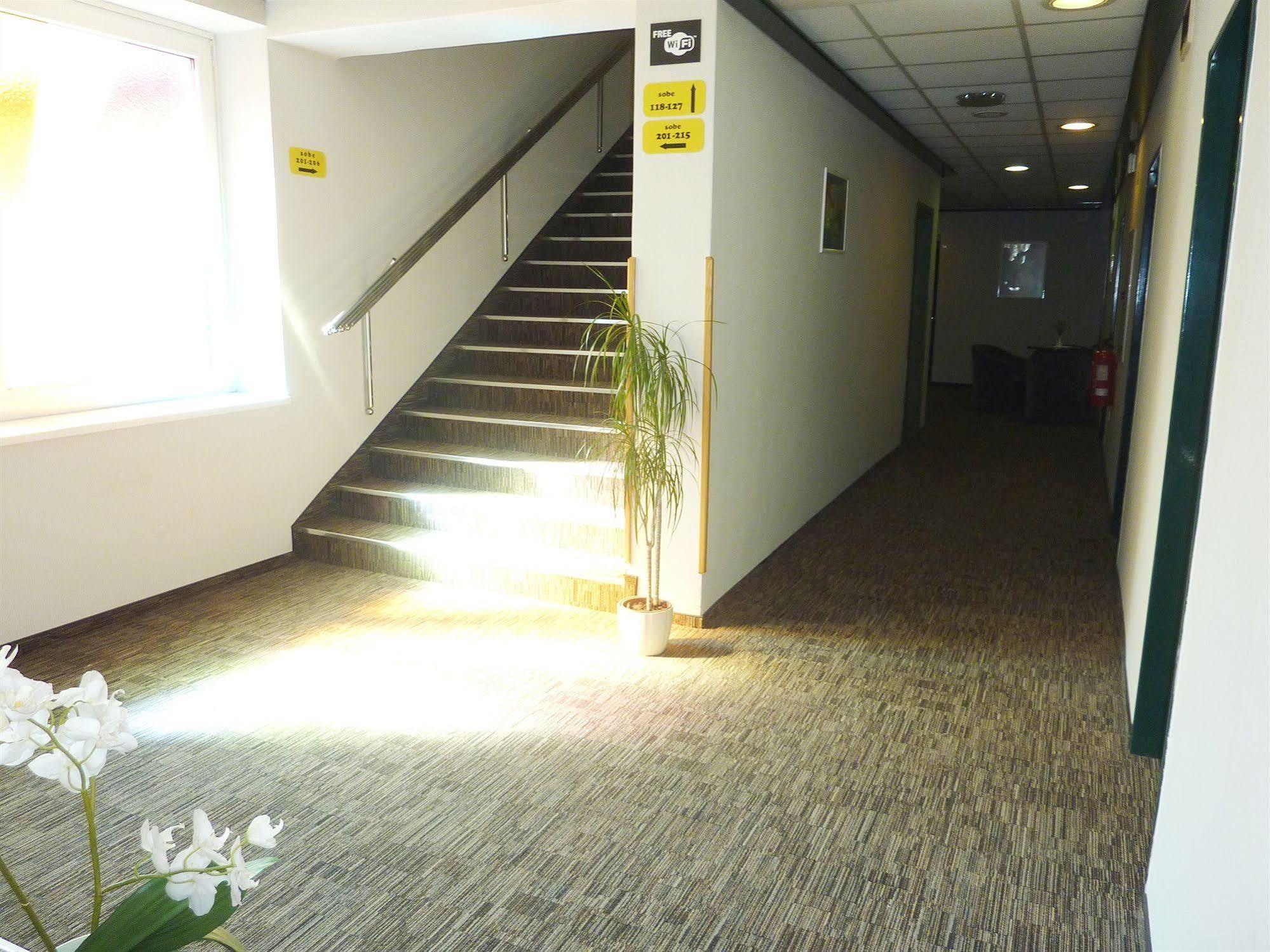 Lipa, Hotel & Bistro Nova Gorica Luaran gambar