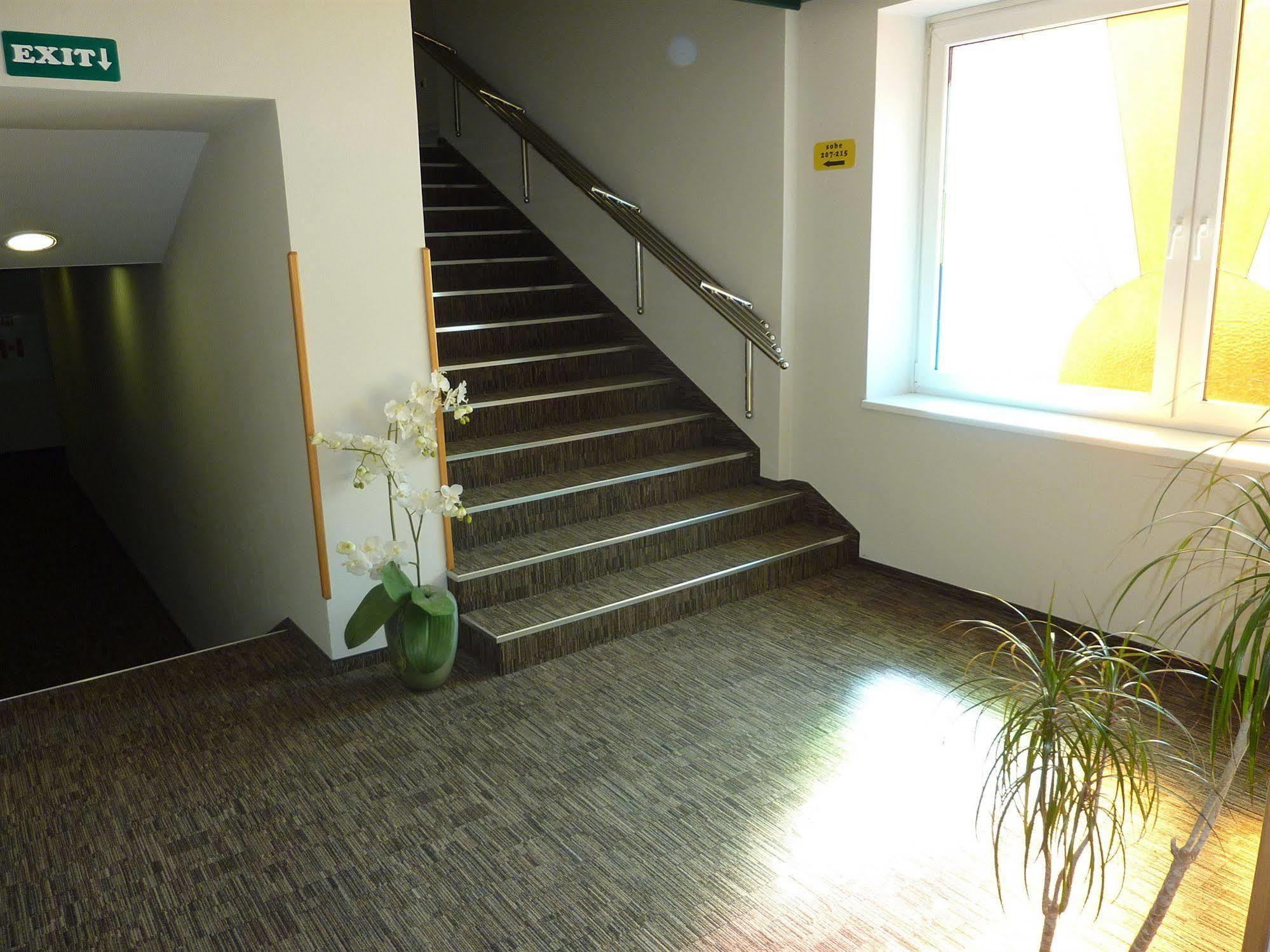 Lipa, Hotel & Bistro Nova Gorica Luaran gambar